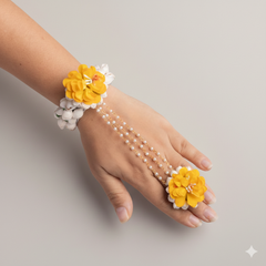 Haldi Pila Necklace Set