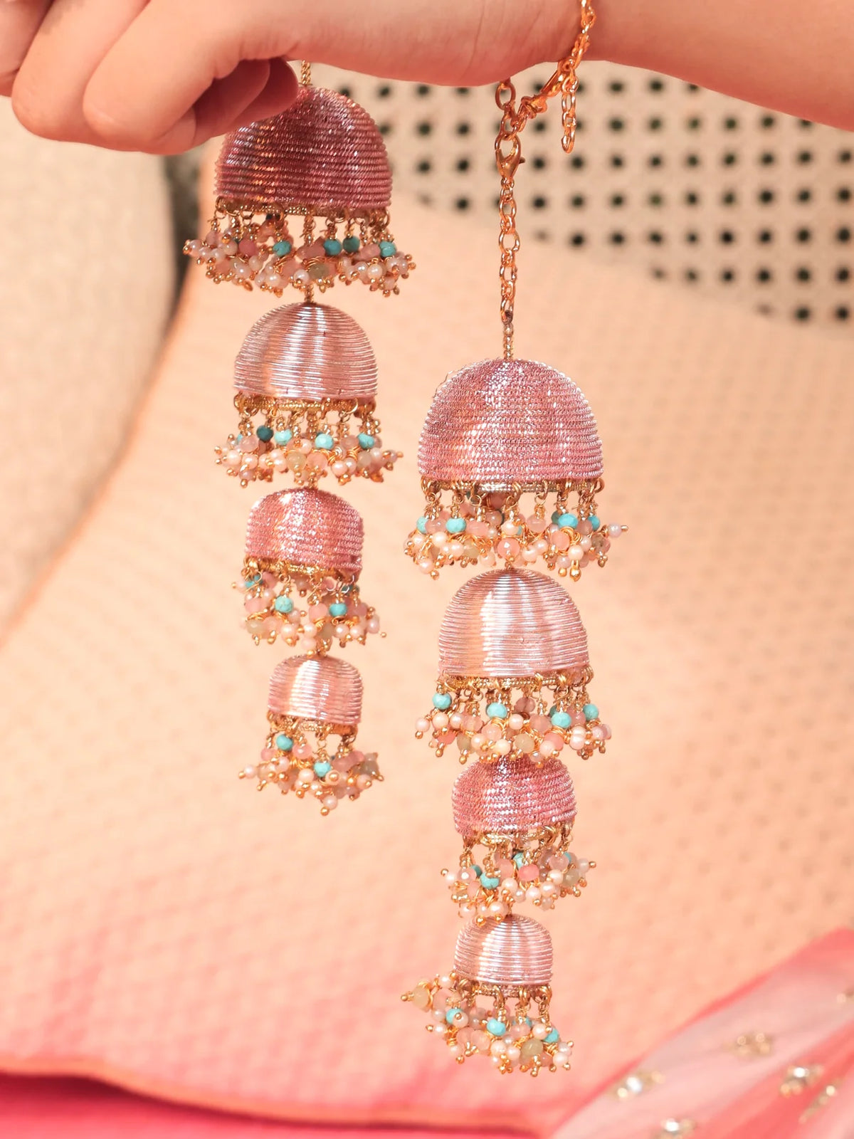 Jhumki Jardoj Hand Kalere