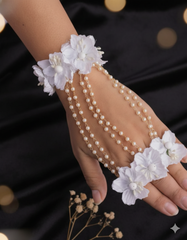 White Flower Necklace Set