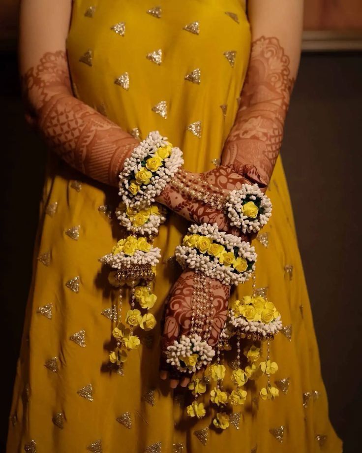 Floral White And Yellow Kalere🌼
