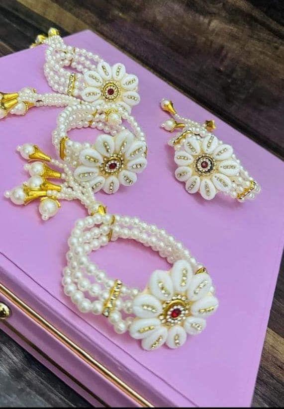 Shell Bracelate