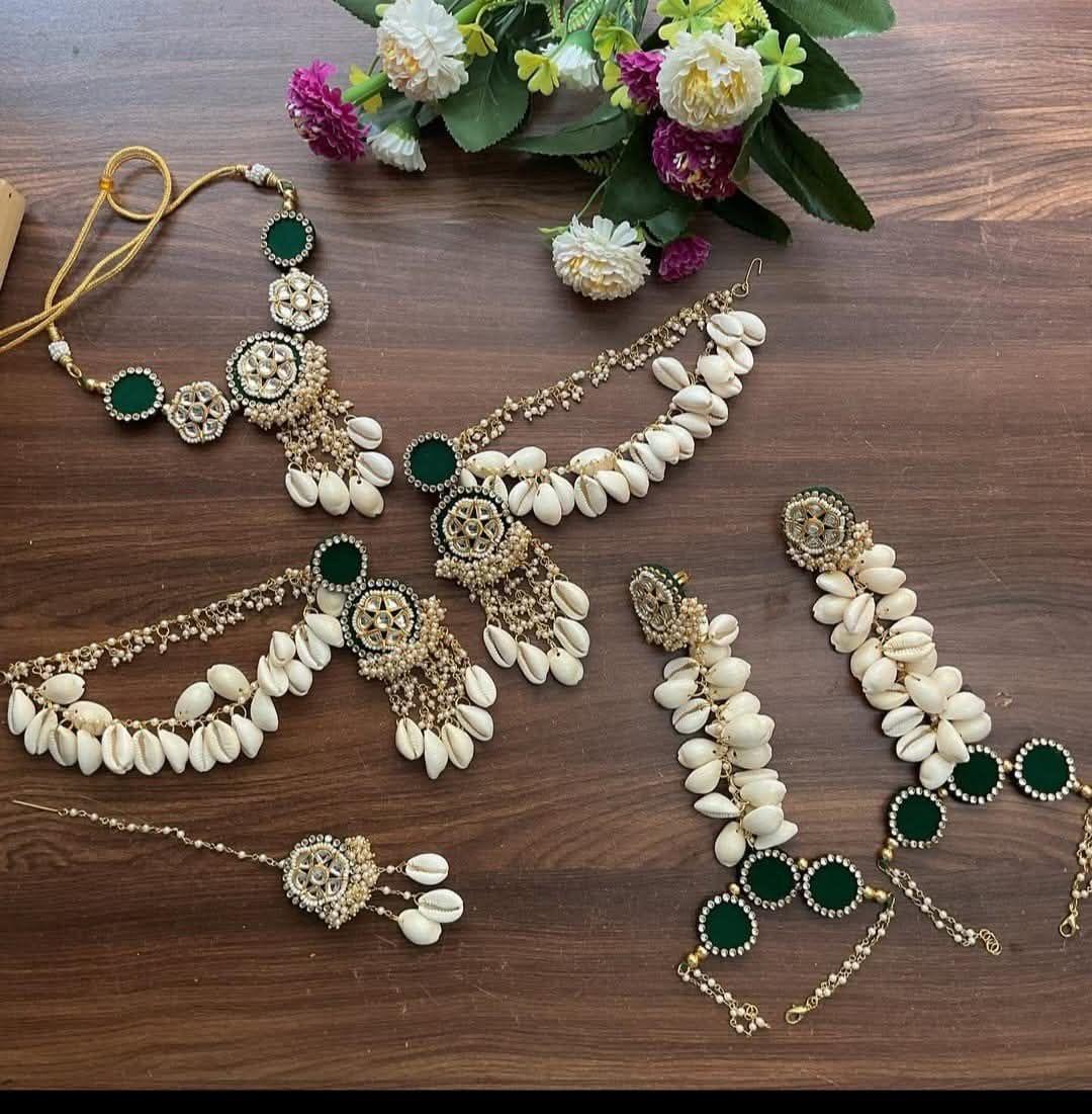 Shell Necklace Set