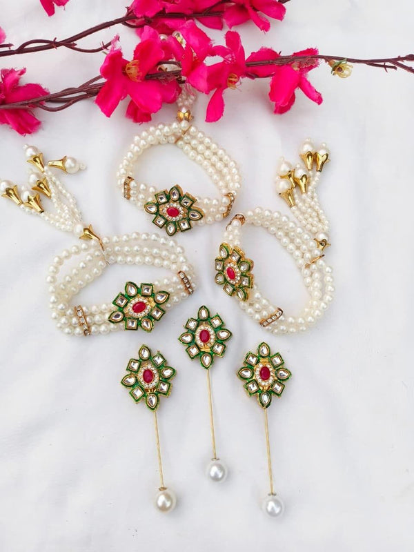 Brooch And Bracelate Combo
