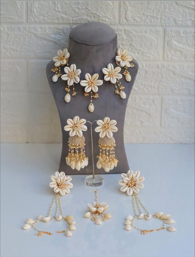 See Shell Haldi Jewellery