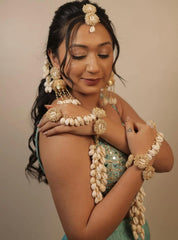 White Pink Shell Flowrel Necklace Set