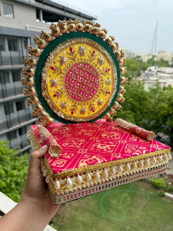 Royal Bandhani Laddu Gopal Singhasan